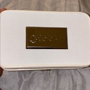 Jewelry box